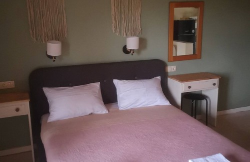 Paralia Pantaleimonos Bed & Breakfast | Achillion b& b #115