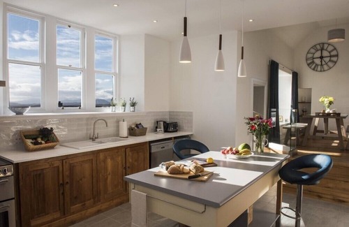 Isle of Lewis Cottage | ACHMORE SCHOOLHOUSE, family friendly, with a garden in Stornoway