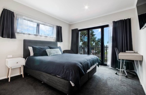 Papatoetoe Hotel | ACL Studio Units