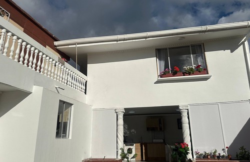 Valle de Los Chillos House | Acogedor Espacio Cerca de los Balnearios de la Merced