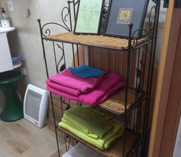 Becerril de la Sierra Apartment | Acogedora casita loft de piedra con piscina compartida