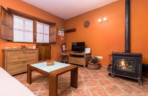 Tanarrio House | Acogedora Cabaña con Vistas a los Picos de Europa en Camaleño