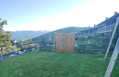 Bellver de Cerdanya Ski Chalet | Acogedora casa adosada con fantásticas vistas panorámicas