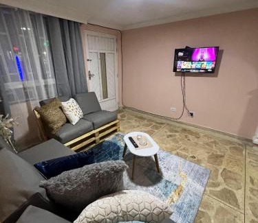 Niquia Apartment | Acogedora casa cerca del Metro bañera - Gym - Parking