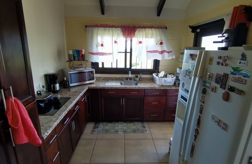 Tierras Morenas House | Acogedora casa en la montaña con piscina infinita