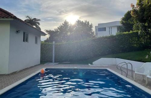 Melgar House | Acogedora casa de descanso con piscina privada