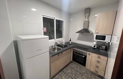Paterna Apartment | Acogedora plata baja cerca del metro. Ideal para familias, y trabajadores.