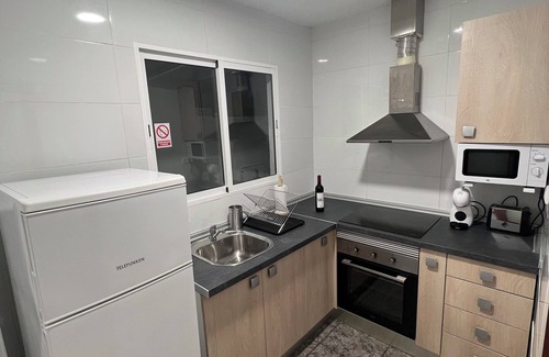 Paterna Apartment | Acogedora plata baja cerca del metro. Ideal para familias, y trabajadores.