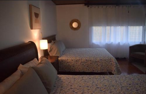 Alajuela House | Acogedora y amplia habitación en La Tropicana