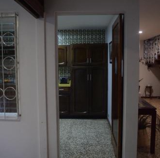 Alajuela House | Acogedora y amplia habitación en La Tropicana