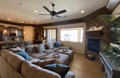 Lake Havasu City House | Acoma abode; secluded spa like oasis by the new Riviera