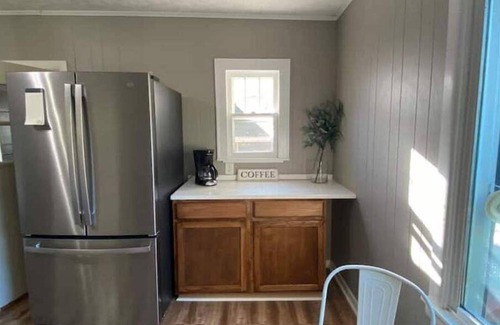 Lewisburg House | Acorn Acres- Sleeps 8, 2 Baths