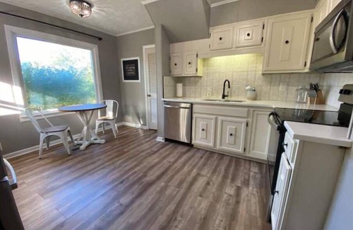 Lewisburg House | Acorn Acres- Sleeps 8, 2 Baths