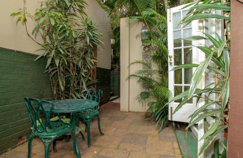 Essenwood Bed & Breakfast | Acorn B&B in Durban