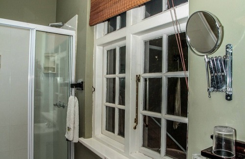 Essenwood Bed & Breakfast | Acorn B&B in Durban