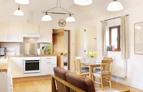 Loppington Cottage | ACORN COTTAGE 1, family friendly, with a garden in Burlton