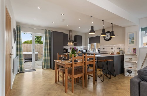 St. Florence Cottage | Acorn Cottage in Pembrokeshire