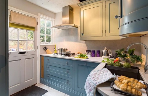 Grasmere Cottage | ACORN COTTAGE, pet friendly, with open fire in Grasmere