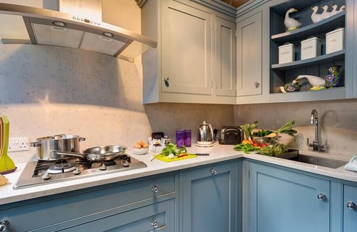 Grasmere Cottage | ACORN COTTAGE, pet friendly, with open fire in Grasmere