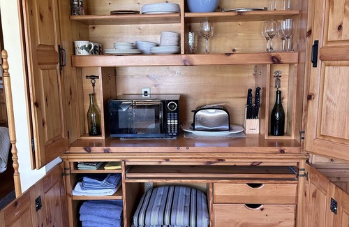 Santa Rosa Cottage | Acorn Cottage: Privacy on 4 Acres in Kenwood
