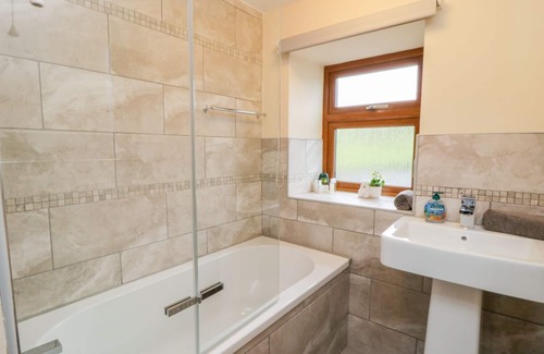 Ogden Cottage | ACORN COTTAGE, with a garden in Thornton, West Yorkshire