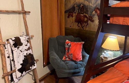 Canton Hotel | Acorn Hideaways Canton Old Western Ranch Hands' Suite