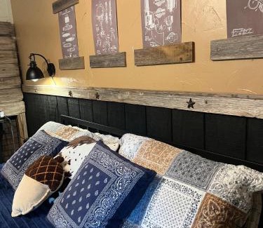 Canton House | Acorn Hideaways Canton Rustic Old West Frontier Suite