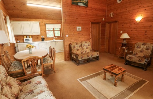 Llanybri Cottage | Acorn Lodge