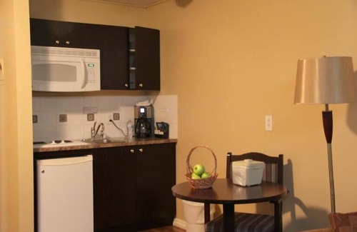 Grande Cache Hotel | Acorn Motel