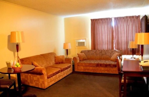 Grande Cache Hotel | Acorn Motel
