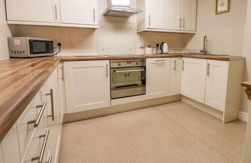 Dolphin Cottage | ACORNS, pet friendly, character holiday cottage in Holywell