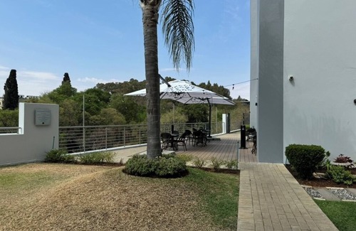 Pretoria Apartment | Acoustic Apartment is near Sunbed Arena, Menlyn Mall, with Fitness area