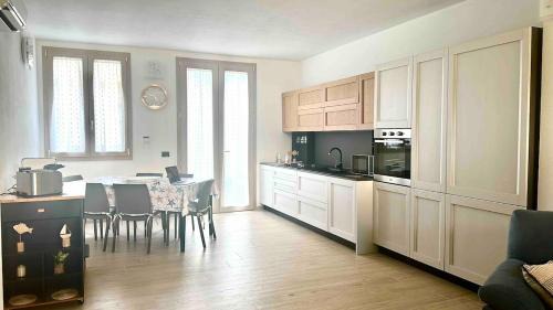 Bosa Historic Centre Apartment | Acquamarina Apartment - Bosa Centro