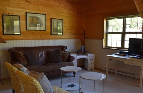 Otter Point Apartment | Acre By the Sea Guest Suite