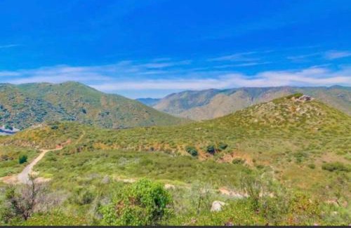 Ramona House | Acres of Bliss - A hillside getaway