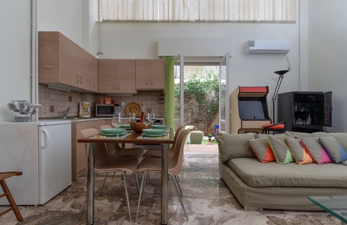 Koukaki Apartment | Acropolis Koukaki Luxury Loft with private garden