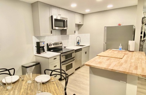 Avon Condo | Across BC Bear lot w free ski shuttle, modern, clean 2BR/2BA, free parking,WiFi