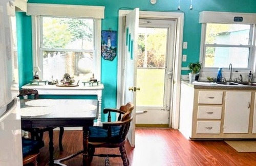 Durants Neck Cottage | Across from the Albemarle Sound. 4-bedroom cottage in Roper, NC. Pet friendly n
