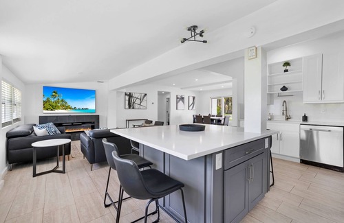 Pompano Beach House | Across the Ocean Single family home Few Steps to beach access.