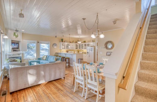 Lincoln Beach House | Across the Street to the Beach, Hot Tub, and Delightful Stay in Bella Beach!