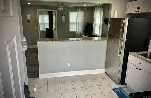 Smith's Memento Apartment | across the street from Ocean Center& walking distanceto BEACH
