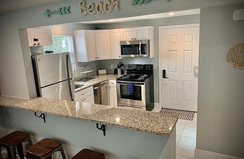 Smith's Memento Apartment | across the street from Ocean Center& walking distanceto BEACH