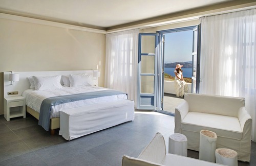 Akrotiri Hotel | Acroterra Rosa