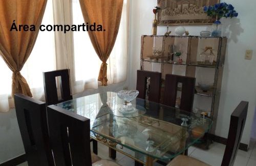Guayaquil House | Acuarela del Rio H#2 Cerca Aeropuerto Habitación privada con baño