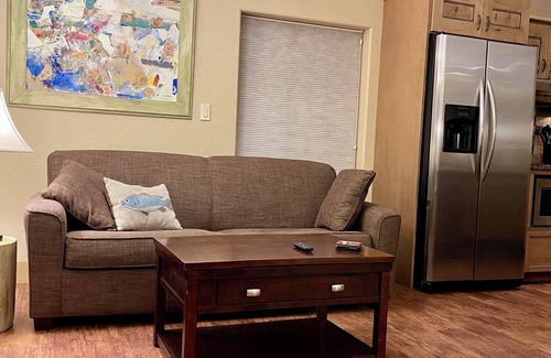 Salida Cabin | ADA Compliant Cabin. Luxury finishes, pet friendly. Garden, 3 blocks to downtown