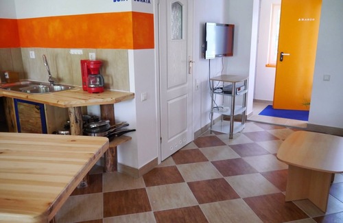 Czarny Mlyn House | ADAGIO- lots of garden, playground u. Paddling pool, TTenis, lots of nature, Baltic Sea