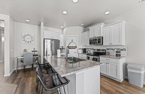 Meridian House | Adale