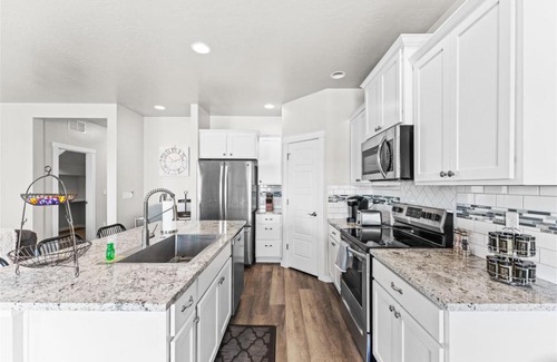 Meridian House | Adale