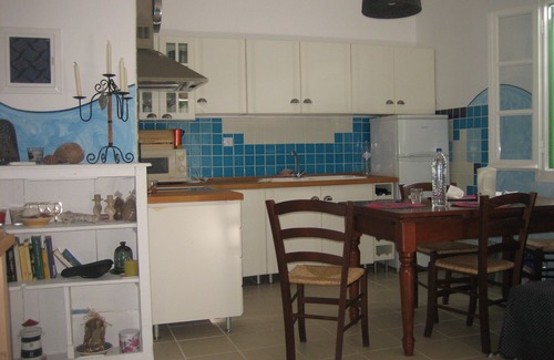 Adamas Apartment | Adamas: Apartment/flat - AdamasHouse with character