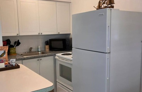 Victoria Park Apartment | Adam’s Anchor - Prime Location w Stylish Design
